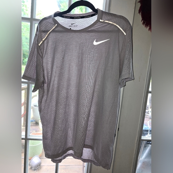 Nike Dri-FIT Running Tee | Men's Small | Reflective Trim | Gray | Lightweight - Picture 1 of 3